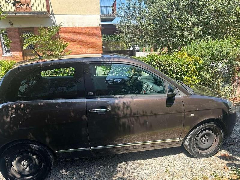 Usata Lancia Ypsilon 69 CV (50 kW) 2011 Utilitaria