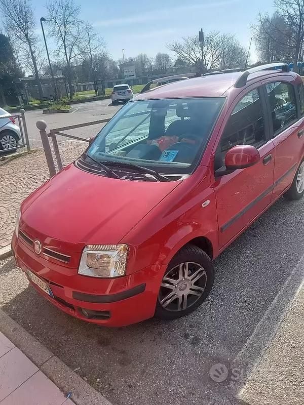 Usata Fiat Panda Dynamic 60 CV (44 kW) 2010 Rosso Utilitaria