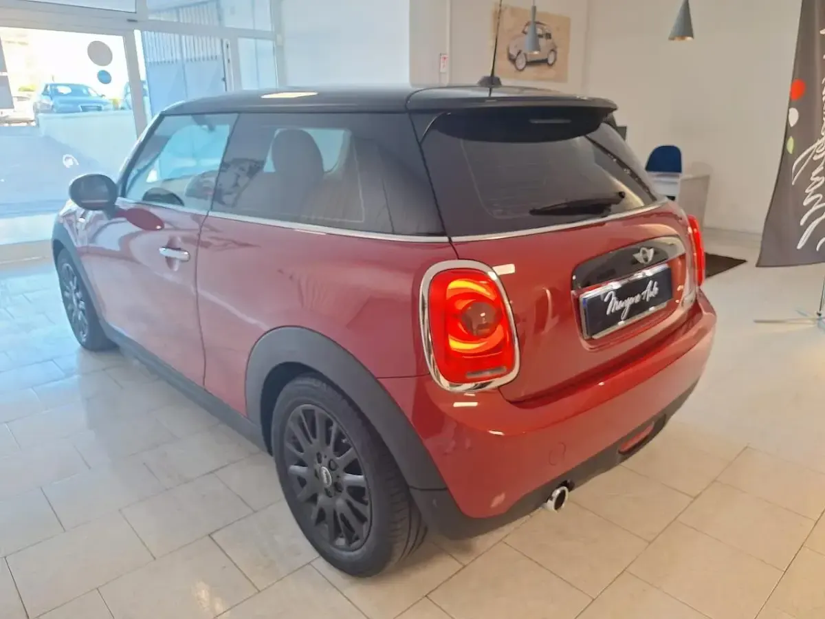 Usata Mini Cooper D 116 CV (85 kW) 2018 Rosso Utilitaria