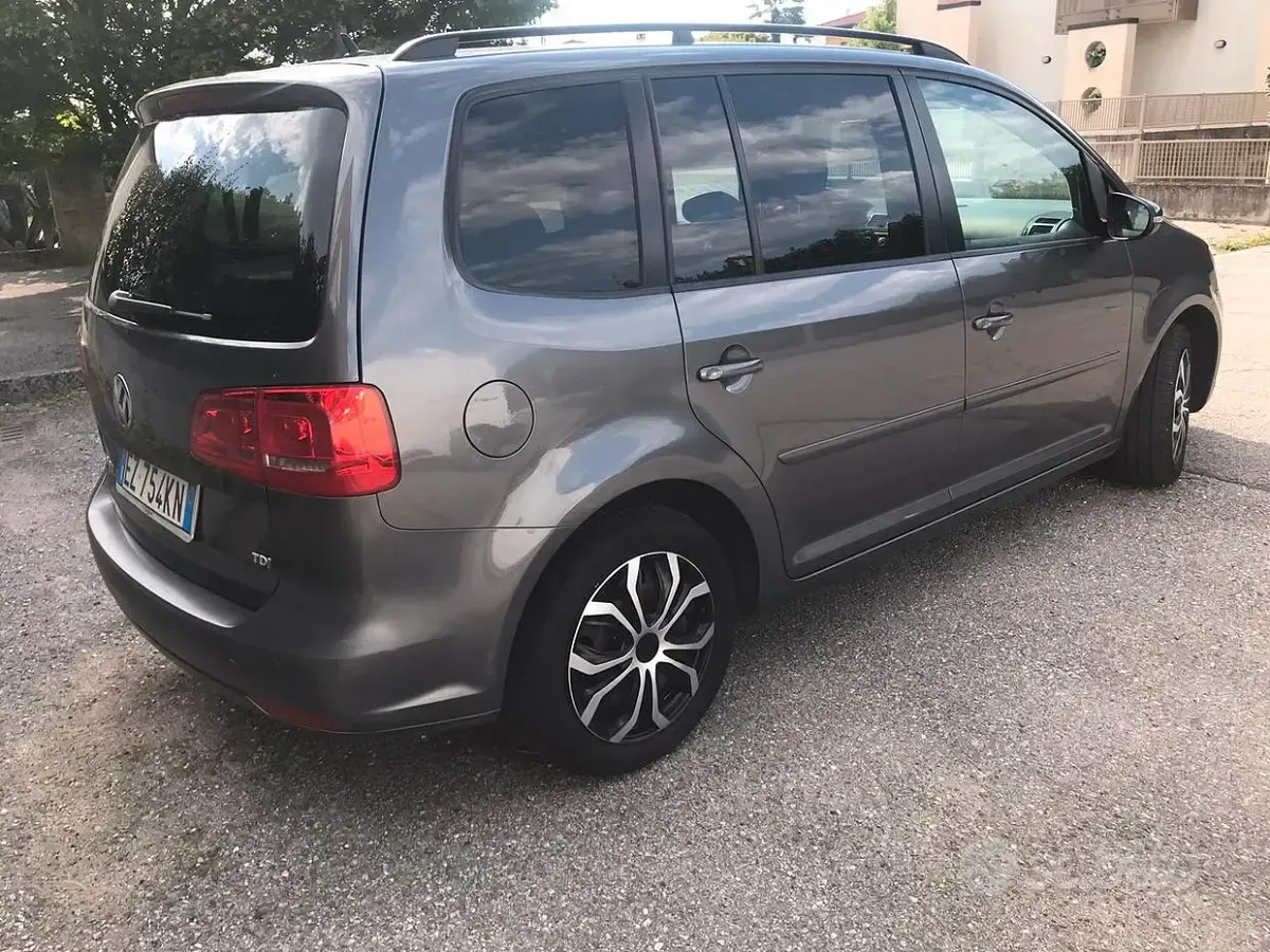Usata VW Touran 105 CV (77 kW) 2015 Grigio Monovolume