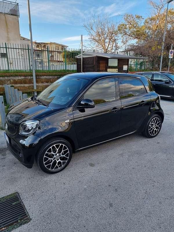 Usata Smart ForFour Passion 71 CV (52 kW) 2017 Nero Utilitaria