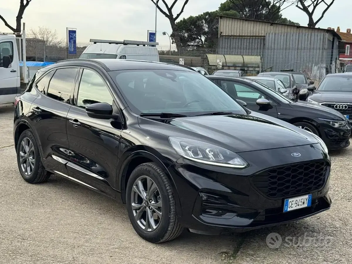 Usata Ford Kuga 120 CV (88 kW) 2021 Nero SUV