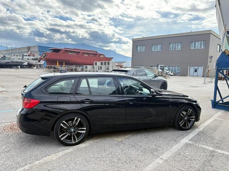 Begagnad BMW 320 Comfort Edition 186 HK (136 kW) 2013 Vit Kombi