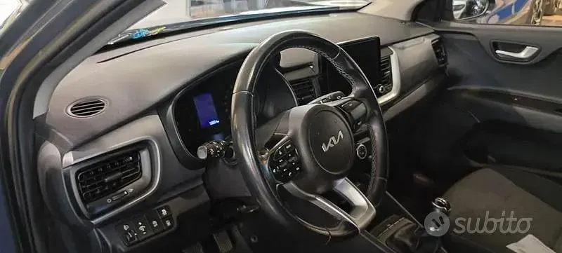 Usata Kia Stonic Urban 84 CV (61 kW) 2022 Grigio SUV
