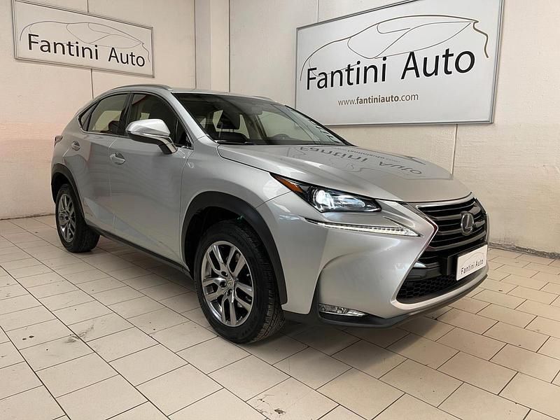 Argento Usata 2016 Lexus NX300h Executive Line SUV | 18.800 € (Molto cara) - Immagine 1/4