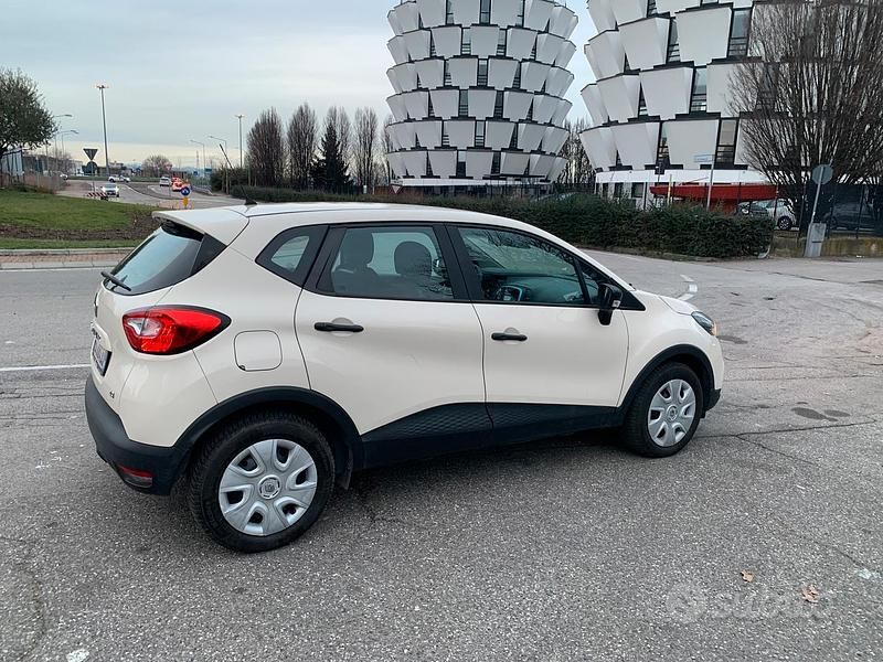 Usata Renault Captur 110 CV (80 kW) 2013 SUV