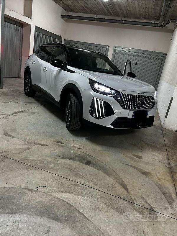 Usata Peugeot 2008 GT 131 CV (96 kW) 2024 Bianco SUV