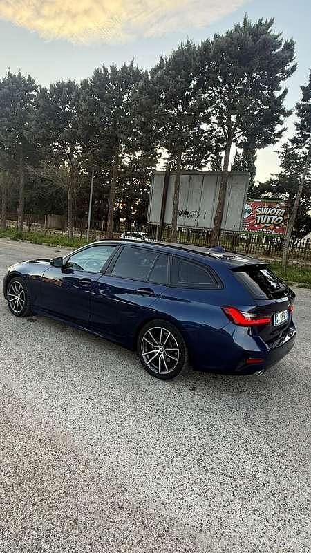 Usata BMW 318 Sport Line 150 CV (110 kW) 2020 Blu Station wagon