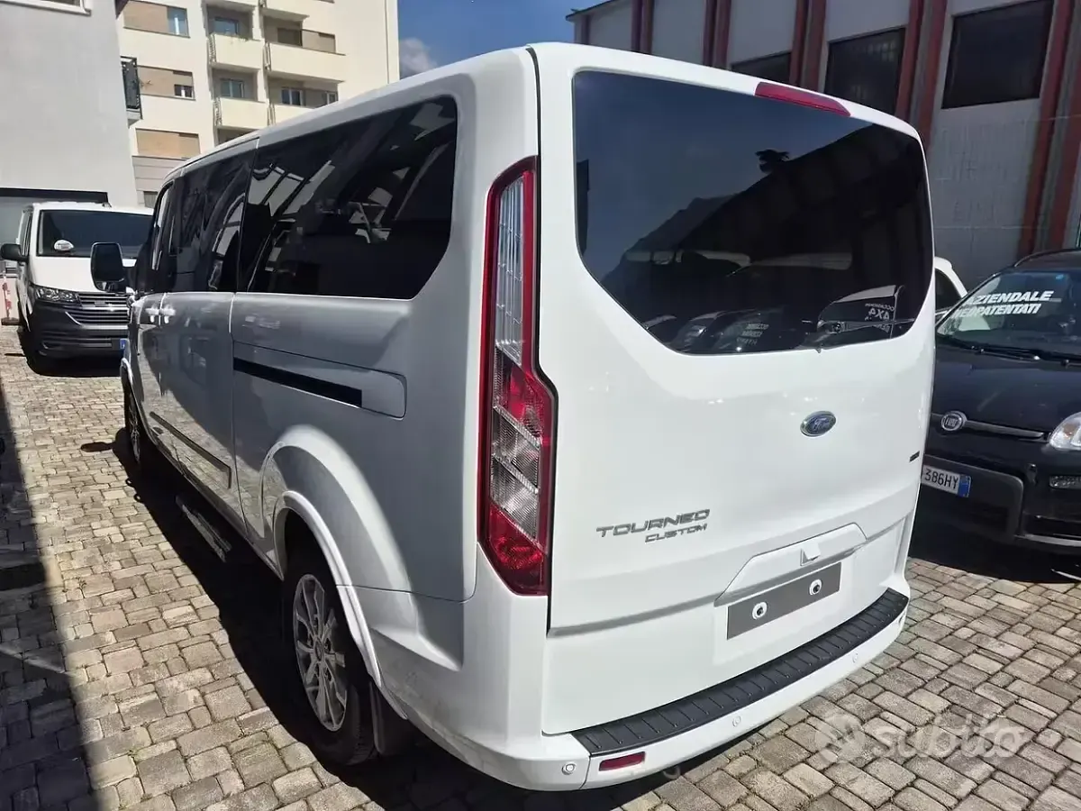 Usata Ford Tourneo Titanium 131 CV (96 kW) 2018 Bianco Monovolume