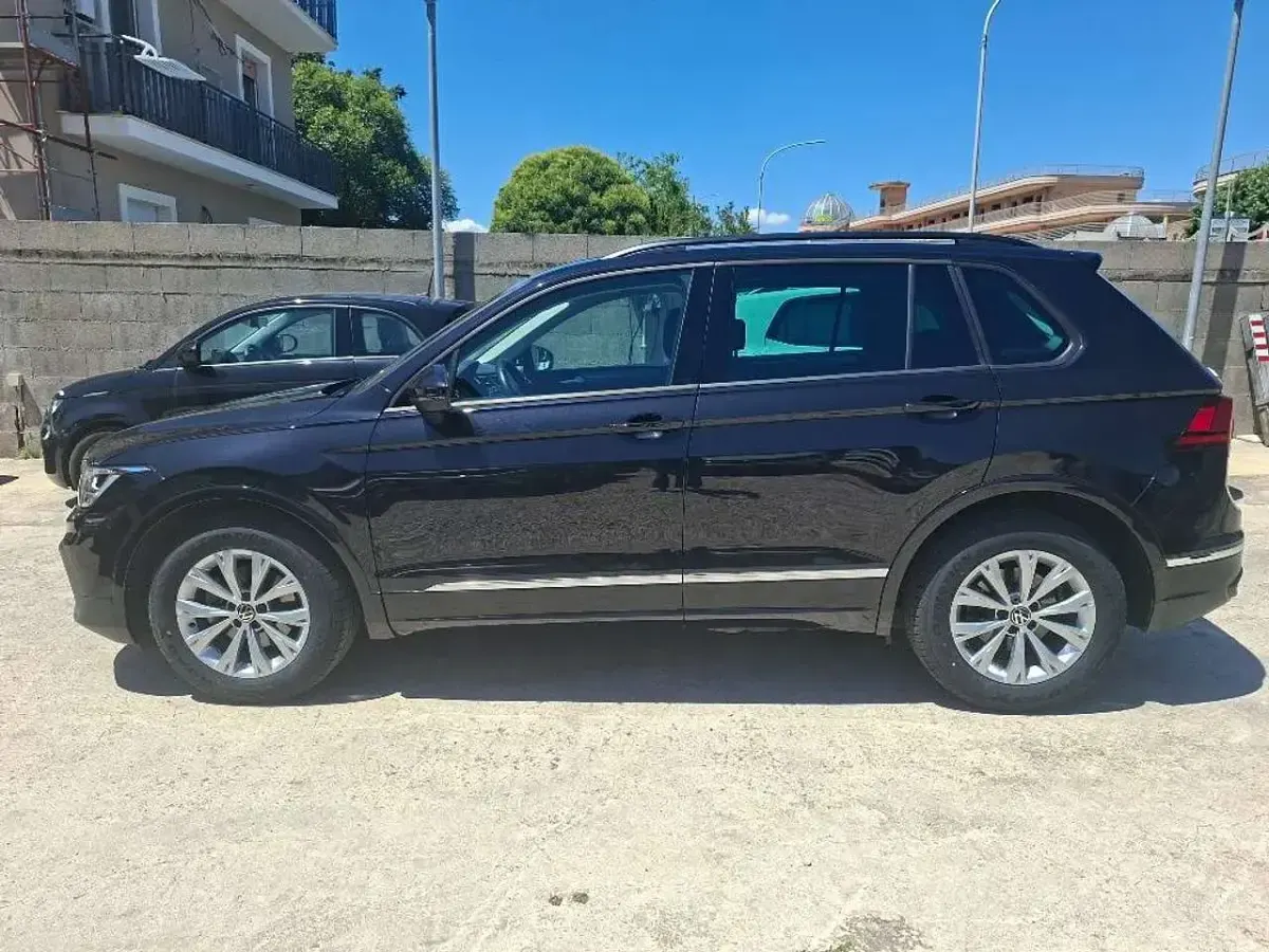 Usata VW Tiguan 150 CV (110 kW) 2022 Nero SUV
