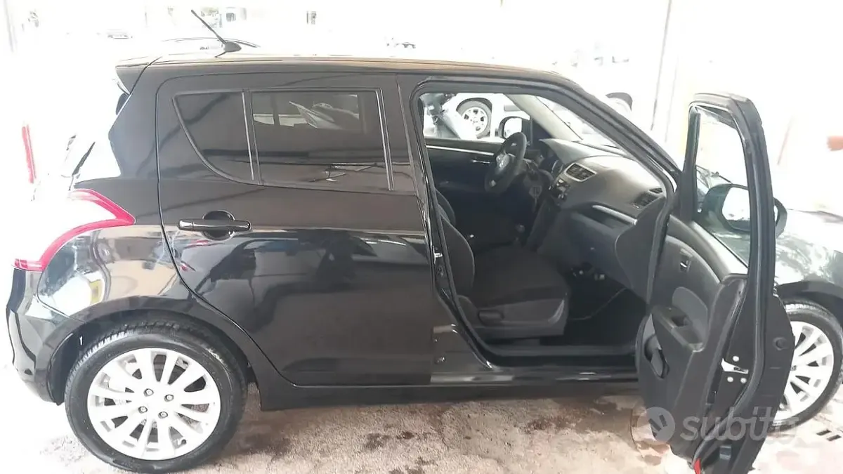 Usata Suzuki Swift 94 CV (69 kW) 2012 Nero Utilitaria