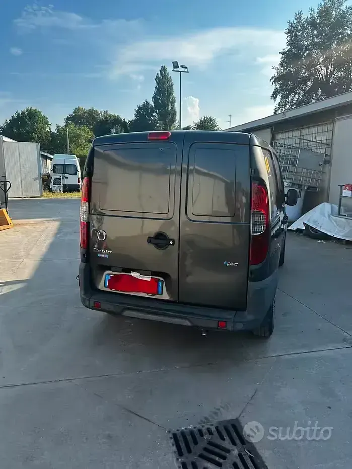 Usata Fiat Doblò 103 CV (75 kW) 2008 Monovolume