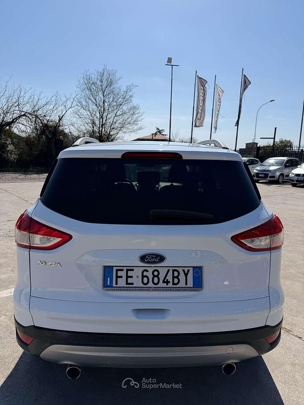Usata Ford Kuga Titanium 120 CV (88 kW) 2016 Bianco SUV