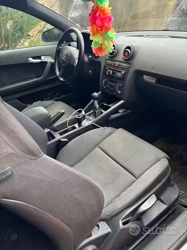 Usata Audi A3 140 CV (102 kW) 2004 Grigio Utilitaria