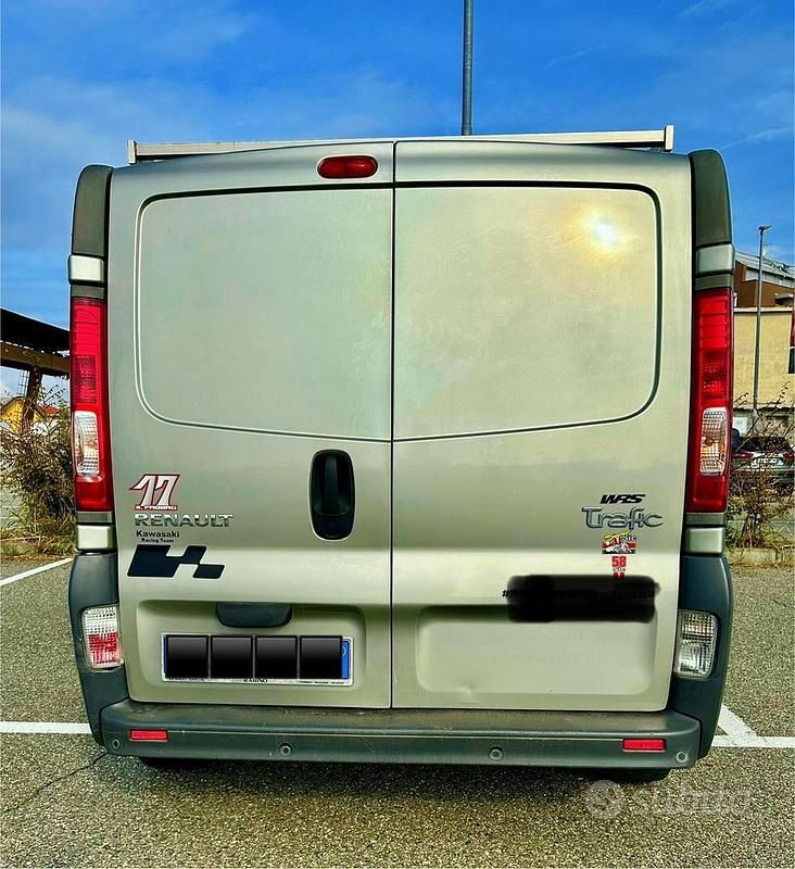 Usata Renault Trafic 116 CV (85 kW) 2011 Grigio Monovolume