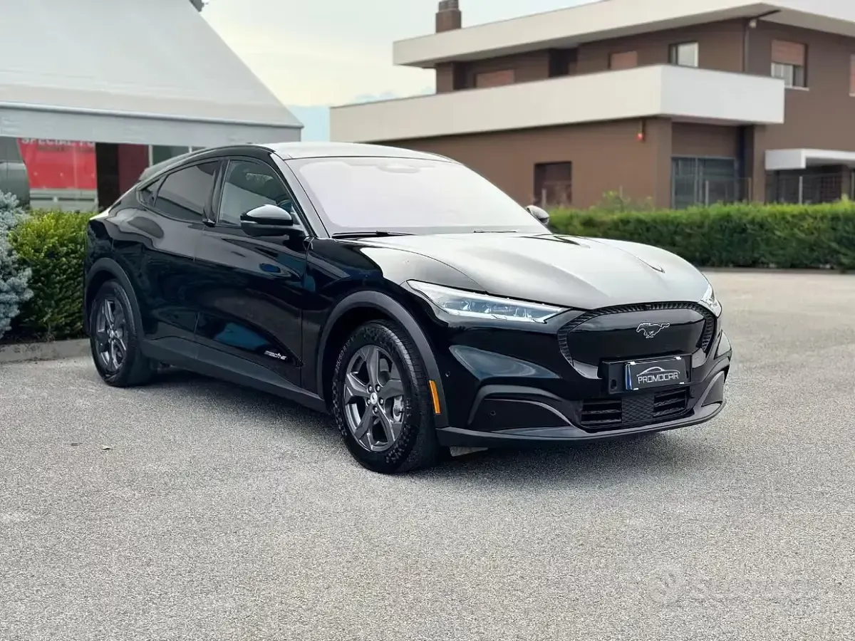 Usata Ford Mustang Standard Range 136 CV (100 kW) 2023 Nero SUV