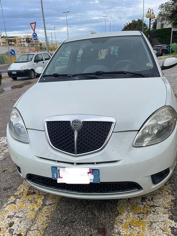 Bianco Usata 2008 Lancia Ypsilon Due volumi | 4500 € - Immagine 1/4
