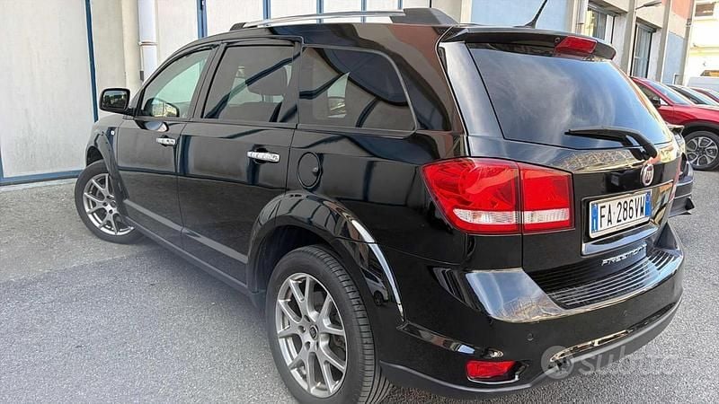 Usata Fiat Freemont Lounge 140 CV (102 kW) 2015 Nero SUV