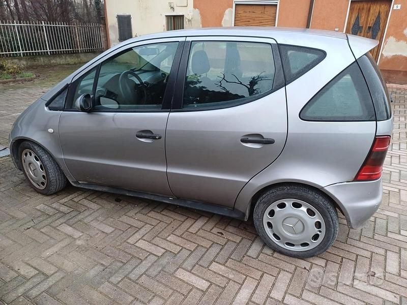 Usata Mercedes A170 90 CV (66 kW) 2000 Grigio Berlina