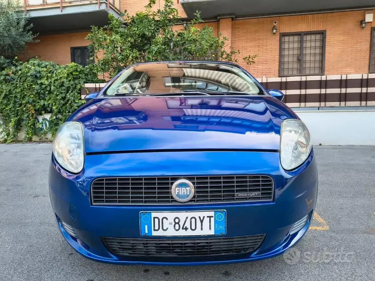 Usata Fiat Grande Punto 75 CV (55 kW) 2006 Bluazzurro Utilitaria