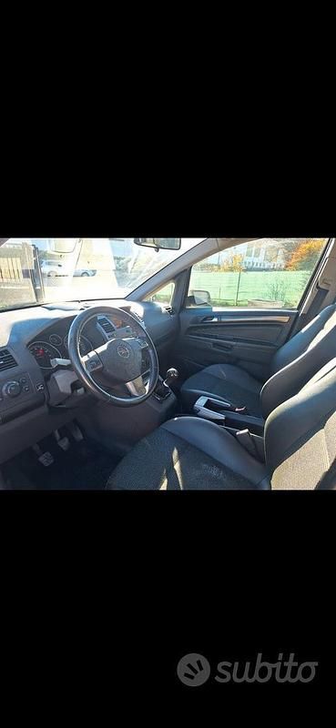 Usata Opel Zafira Cosmo 105 CV (77 kW) 2006 Grigio Monovolume