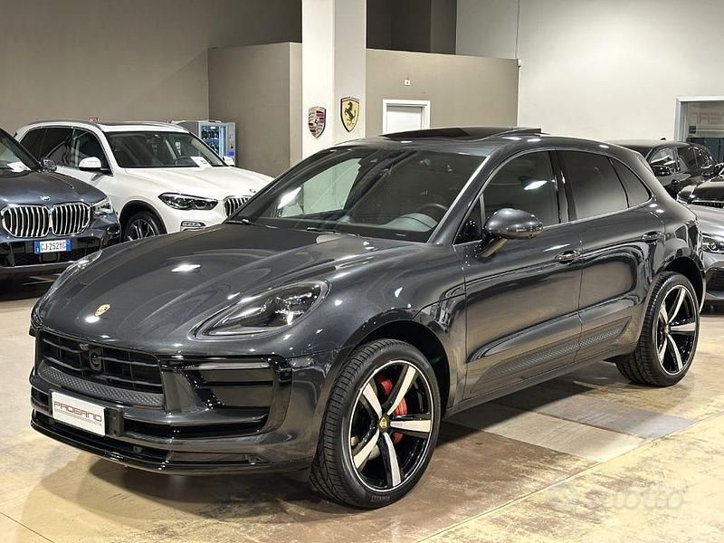 Usata Porsche Macan 265 CV (194 kW) 2022 Grigio vulcano SUV