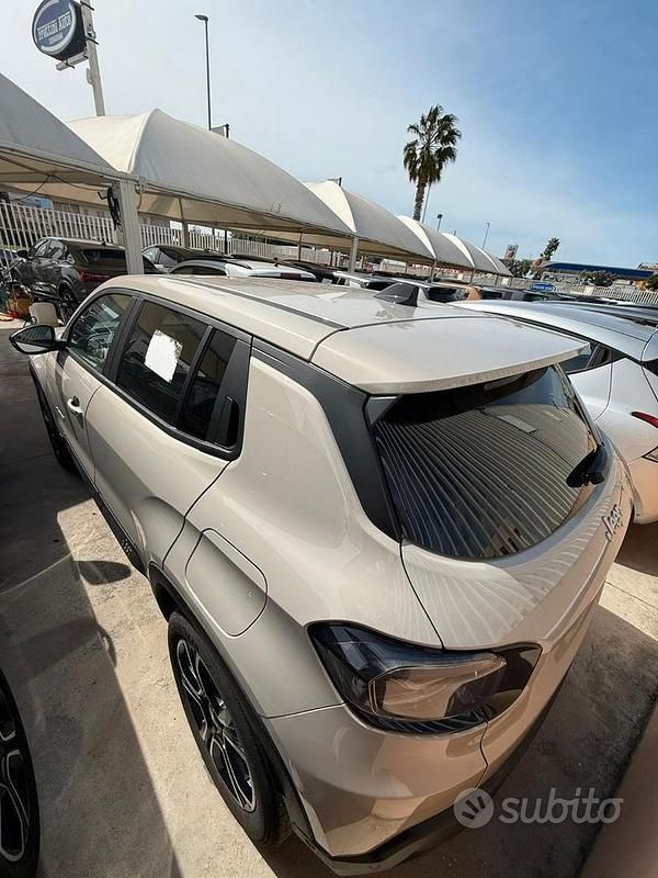 Nuova Jeep Avenger Summit 100 CV (73 kW) 2025 SUV