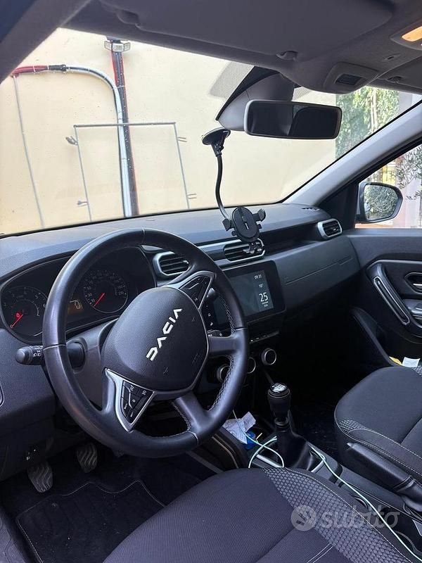 Usata Dacia Duster 101 CV (74 kW) 2023 Grigio SUV