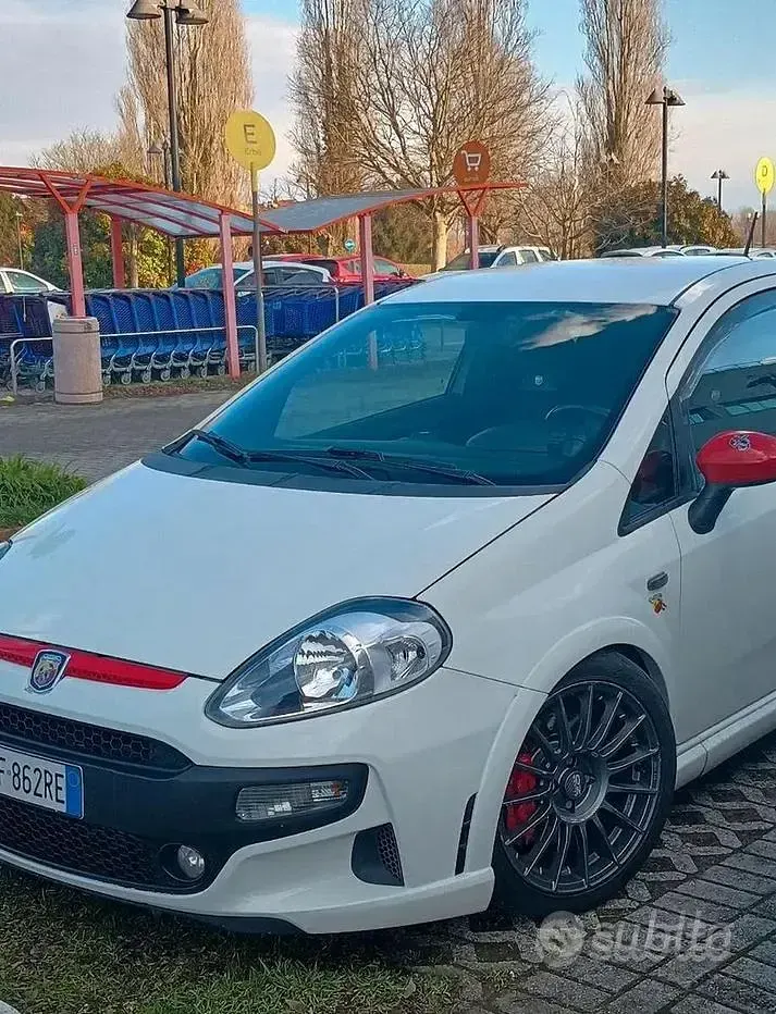 Usata Abarth Punto Evo 165 CV (121 kW) 2011 Utilitaria
