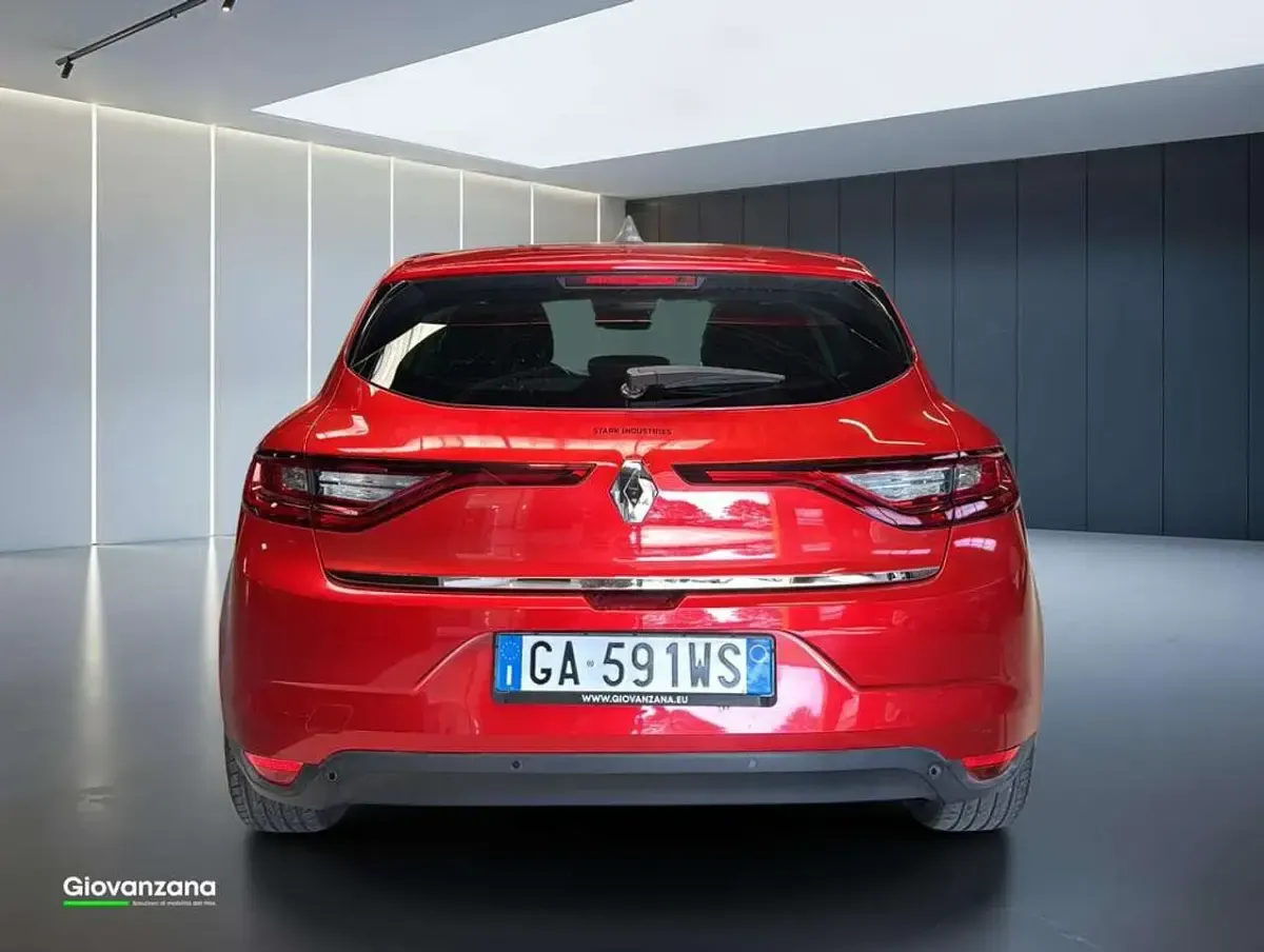 Usata Renault Mégane IV Business 95 CV (69 kW) 2020 Rosso passion Berlina