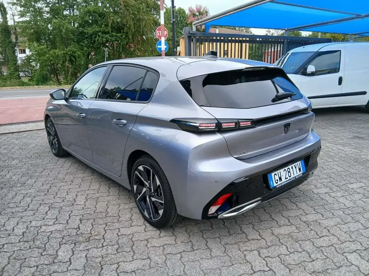 Usata Peugeot 308 Allure 131 CV (96 kW) 2024 Grigio Berlina