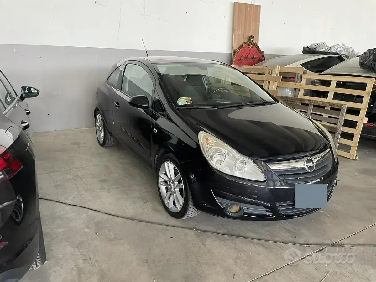 Usata Opel Corsa 90 CV (66 kW) 2007 Nero Utilitaria