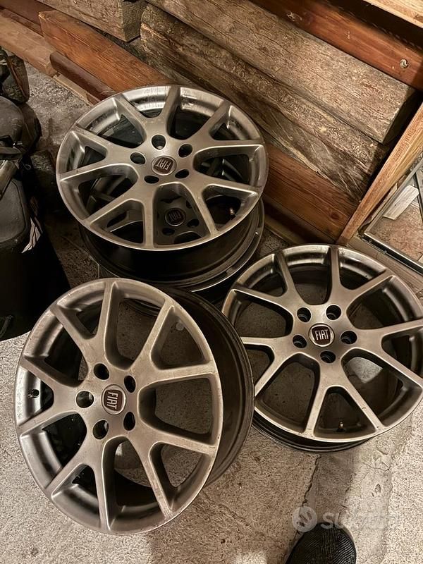 Usata Fiat Freemont 170 CV (125 kW) 2012 Grigio SUV