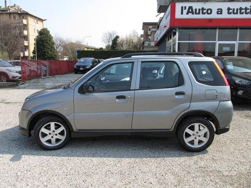 Usata Suzuki Ignis 69 CV (50 kW) 2005 Grigio Utilitaria