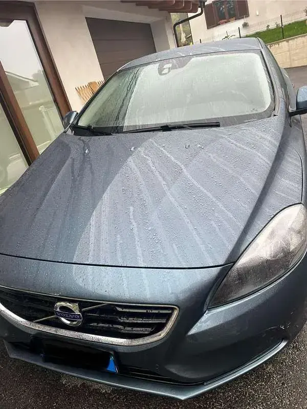 Usata Volvo V40 Kinetic 114 CV (83 kW) 2013 Blu/azzurro Berlina