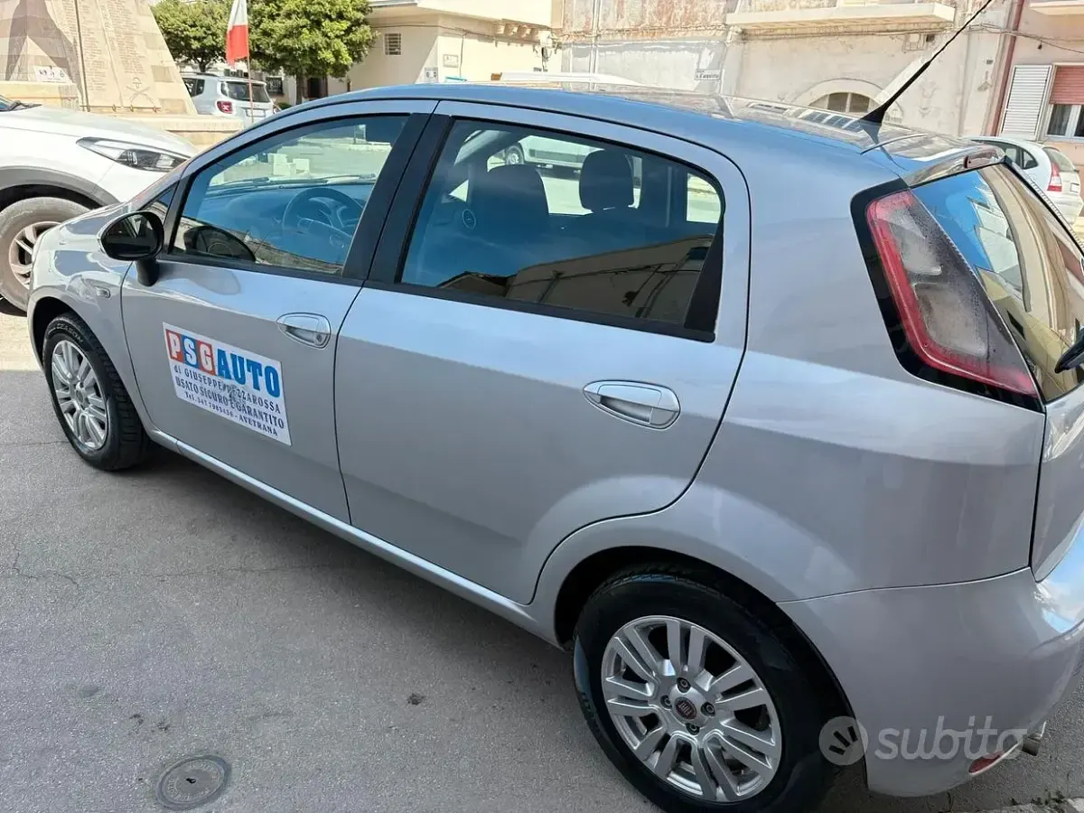 Usata Fiat Punto 69 CV (50 kW) 2014 Grigio Utilitaria