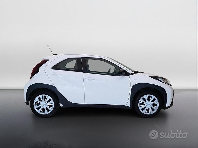 Usata Toyota Aygo X Active 72 CV (52 kW) 2024 Bianco SUV