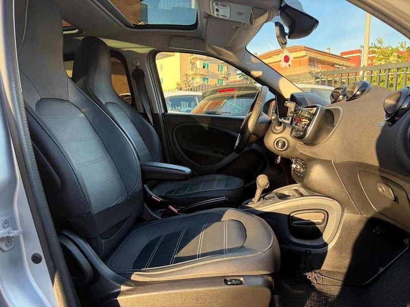 Usata Smart ForFour Prime 71 CV (52 kW) 2017 Grigio scuro Utilitaria