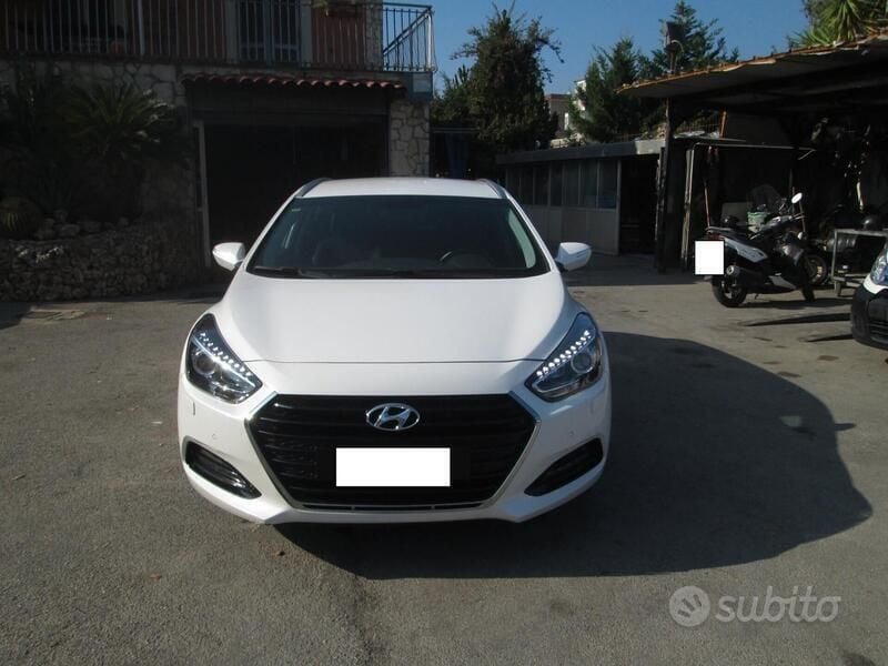 Usata Hyundai i40 Comfort 141 CV (103 kW) 2017 Bianco Station wagon