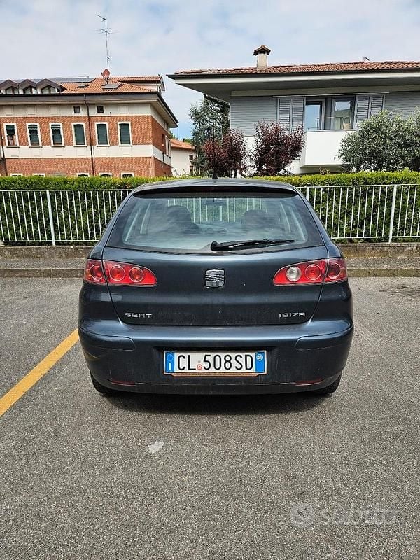 Usata Seat Ibiza Stylance 75 CV (55 kW) 2004 Grigio Utilitaria