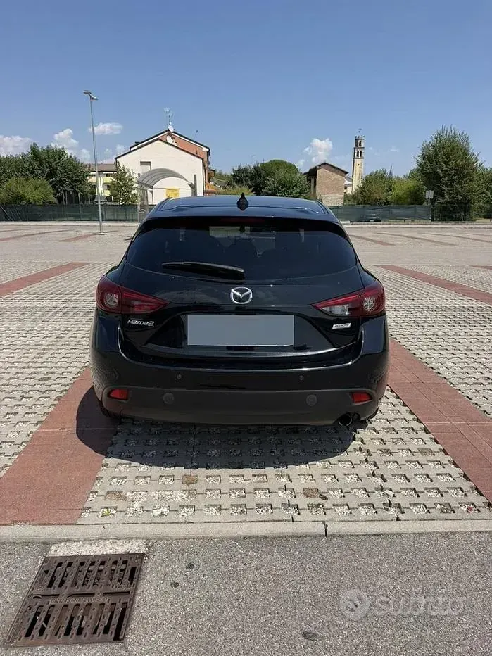 Usata Mazda 3 Exceed 105 CV (77 kW) 2016 Nero Berlina