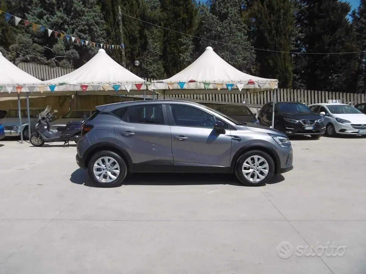 Usata Renault Captur Business 91 CV (66 kW) 2021 Grigio SUV