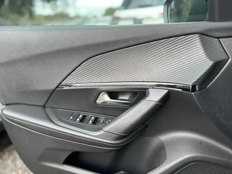 Usata Peugeot 2008 GT 130 CV (95 kW) 2022 Grigio SUV