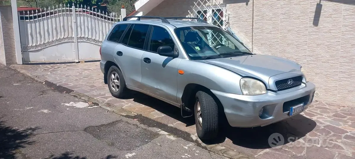 Usata Hyundai Santa Fe 145 CV (106 kW) 2002 Grigio SUV