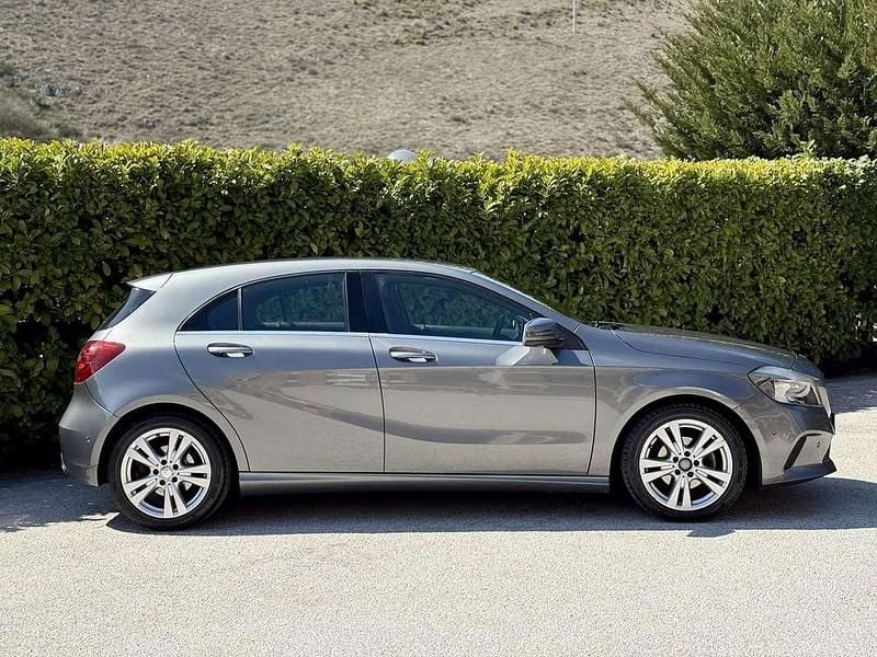 Usata Mercedes A180 Executive 109 CV (80 kW) 2015 Grigio Berlina