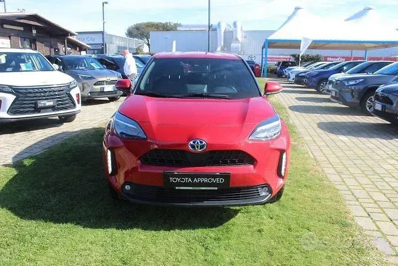 Usata Toyota Yaris Cross Trend 116 CV (85 kW) 2023 Rosso SUV