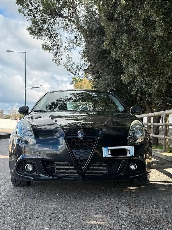 Nero Usata 2014 Alfa Romeo Giulietta Tre volumi | 5900 € (Cara) - Immagine 1/4