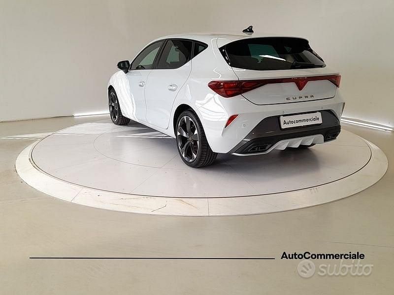 Usata Cupra Leon 150 CV (110 kW) 2025 Bianco Berlina