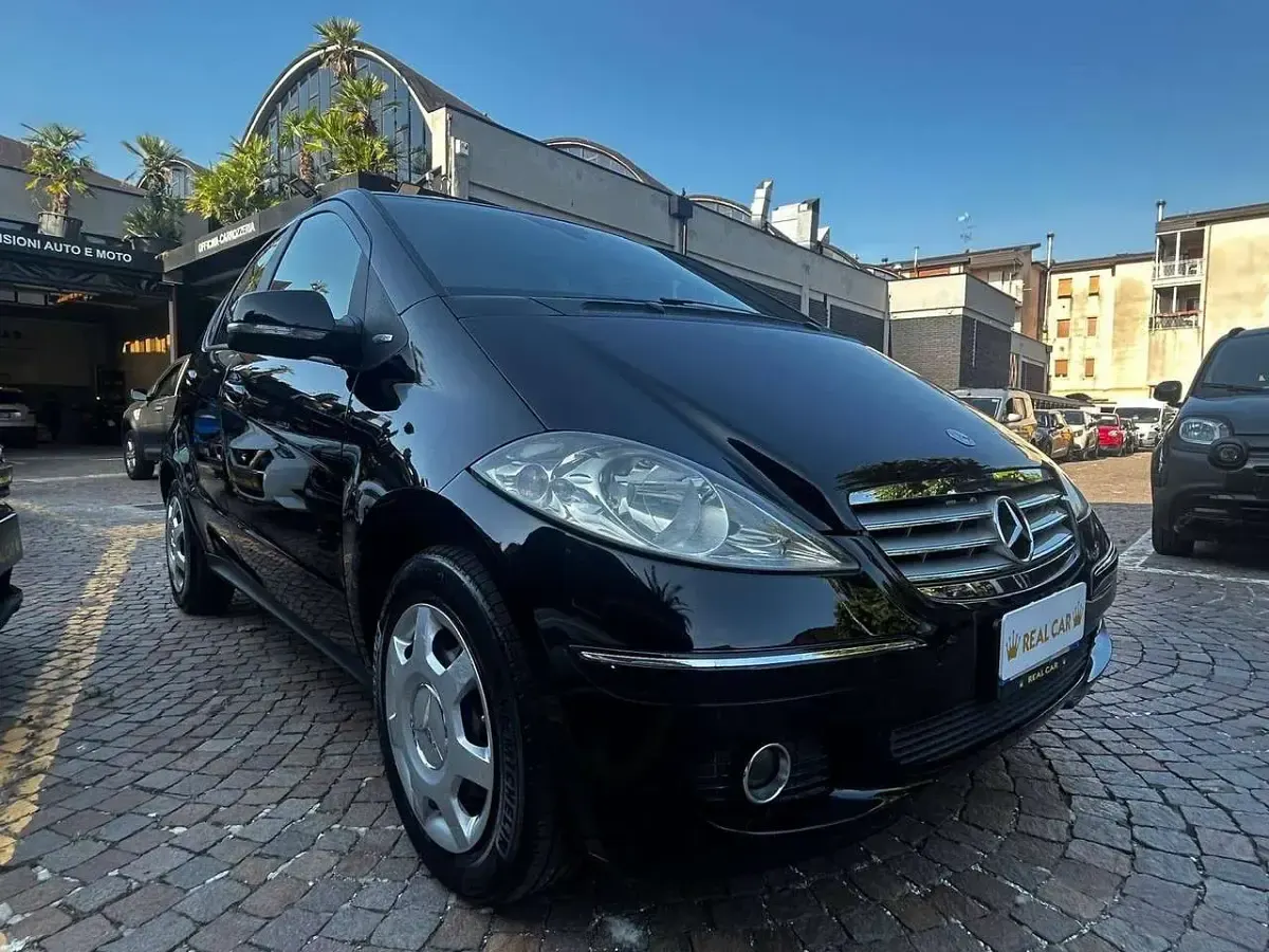 Usata Mercedes A160 Executive 95 CV (69 kW) 2012 Nero cosmo Utilitaria
