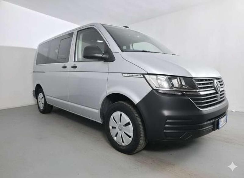 Usata VW Caravelle Trendline 110 CV (80 kW) 2022 Argento Monovolume